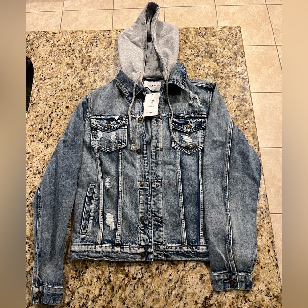 Fashion Nova Men Denim Jacket With hood Size M Brand New with tag
